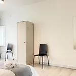 Big With 2 Bedrooms In كولدينغ