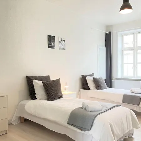 Big With 2 Bedrooms In شقة *