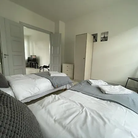 Big With 2 Bedrooms In Apartment